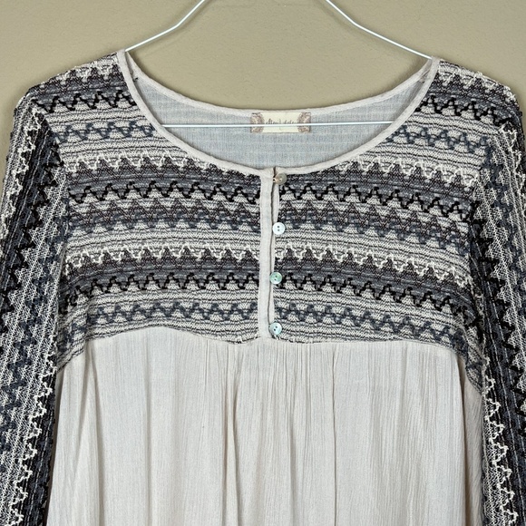 Altar'd State Cream ZigZag Knit Weave Gauze Long Sleeve Flare Cuff; Size L - Picture 2 of 8